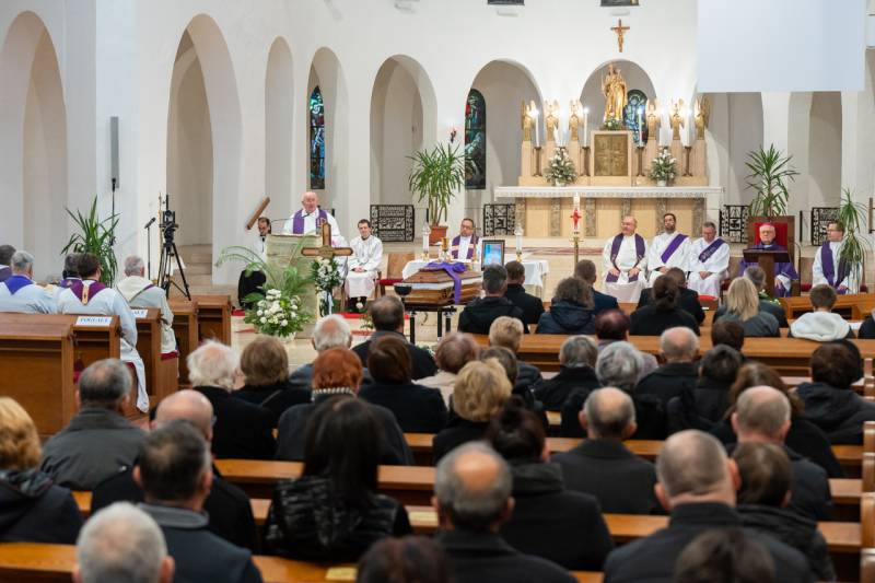 2025_10_27_gyurosovics temetes_28.jpg 2025_10_27_gyurosovics temetes_28.jpg